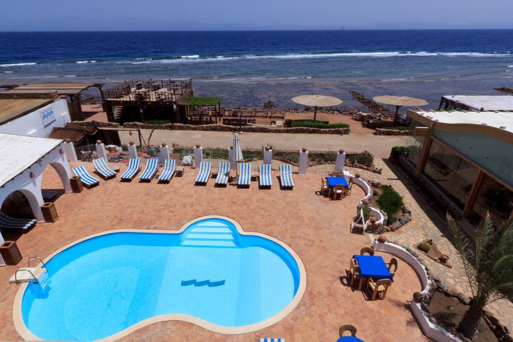 Blue Beach Club Apartment Dahab Exteriör bild